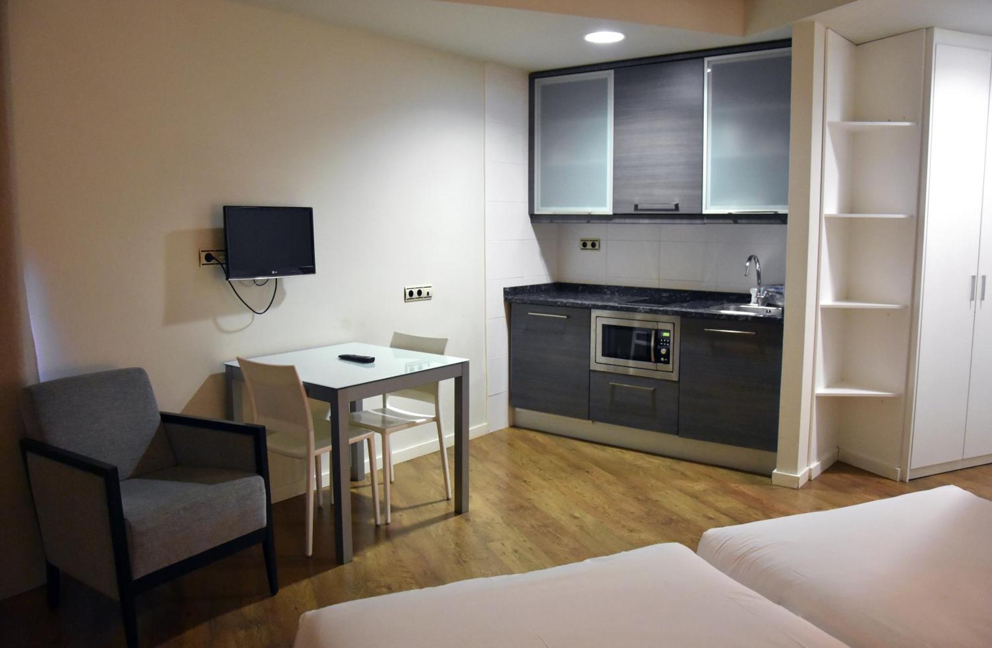 Hotel Y Apartamentos Snoe Isaba Eksteriør billede